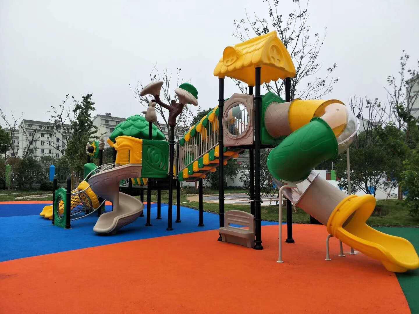 kindergarten outdoor play equipment